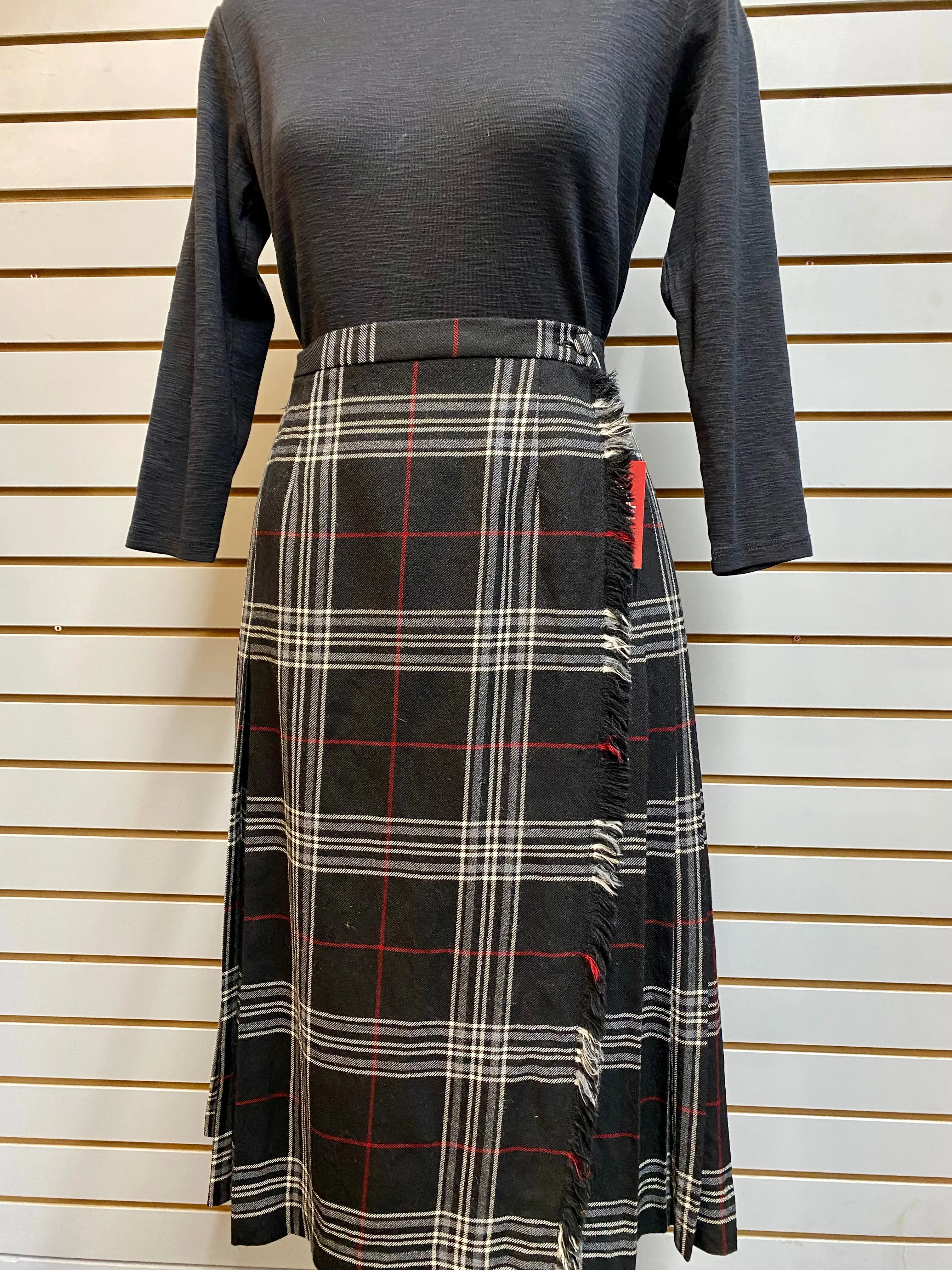 1980s Highland Queen Black