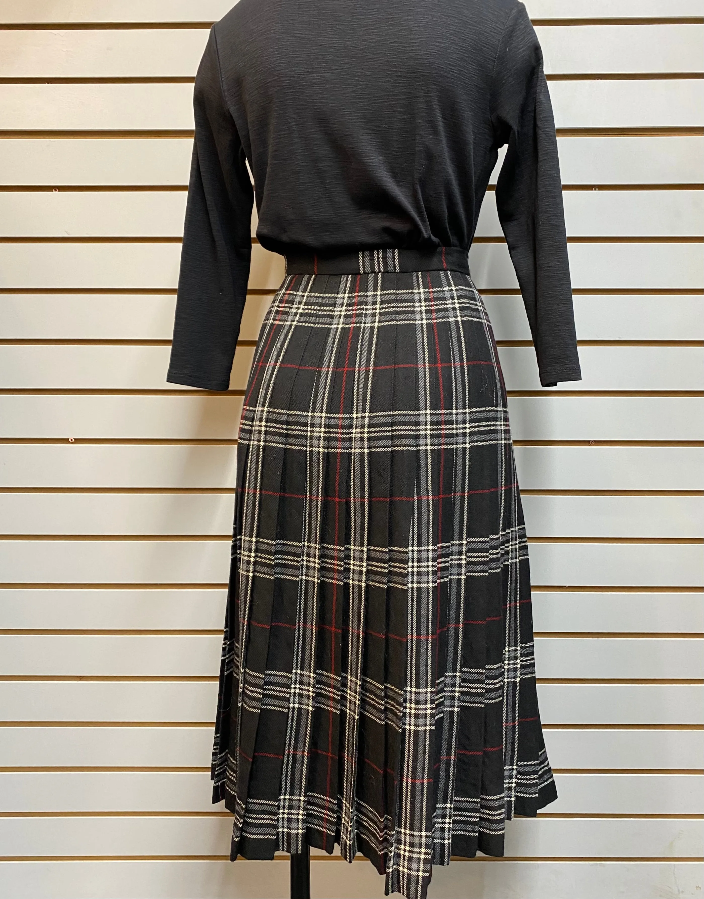 1980s Highland Queen Black