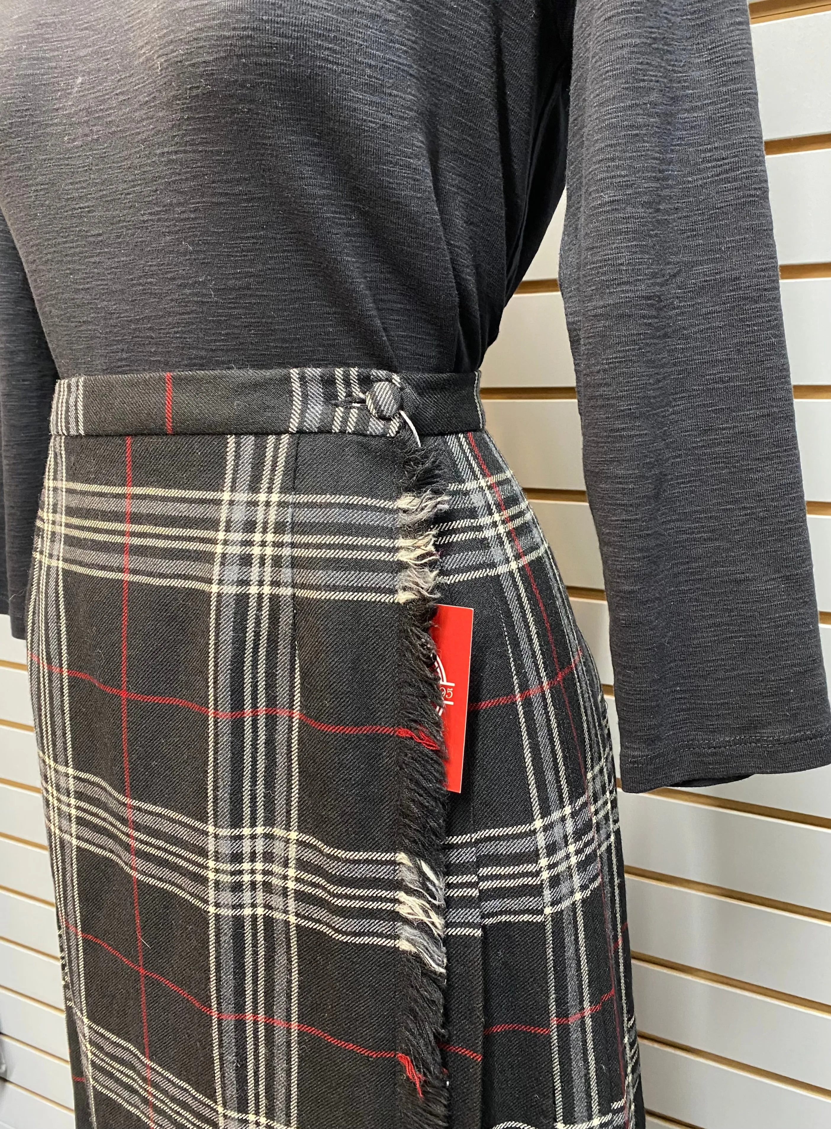 1980s Highland Queen Black