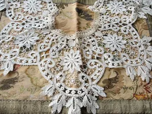 BEAUTIFUL Antique French Lace Collar, Dress Accessory Creamy White, Bertha Collar Perfect for Bridal Dress  Vintage Clothing Antique Lace