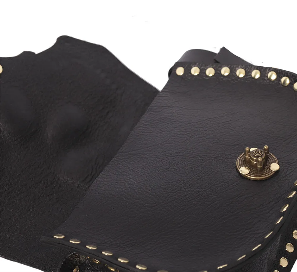 Black skull on flap cross body bag