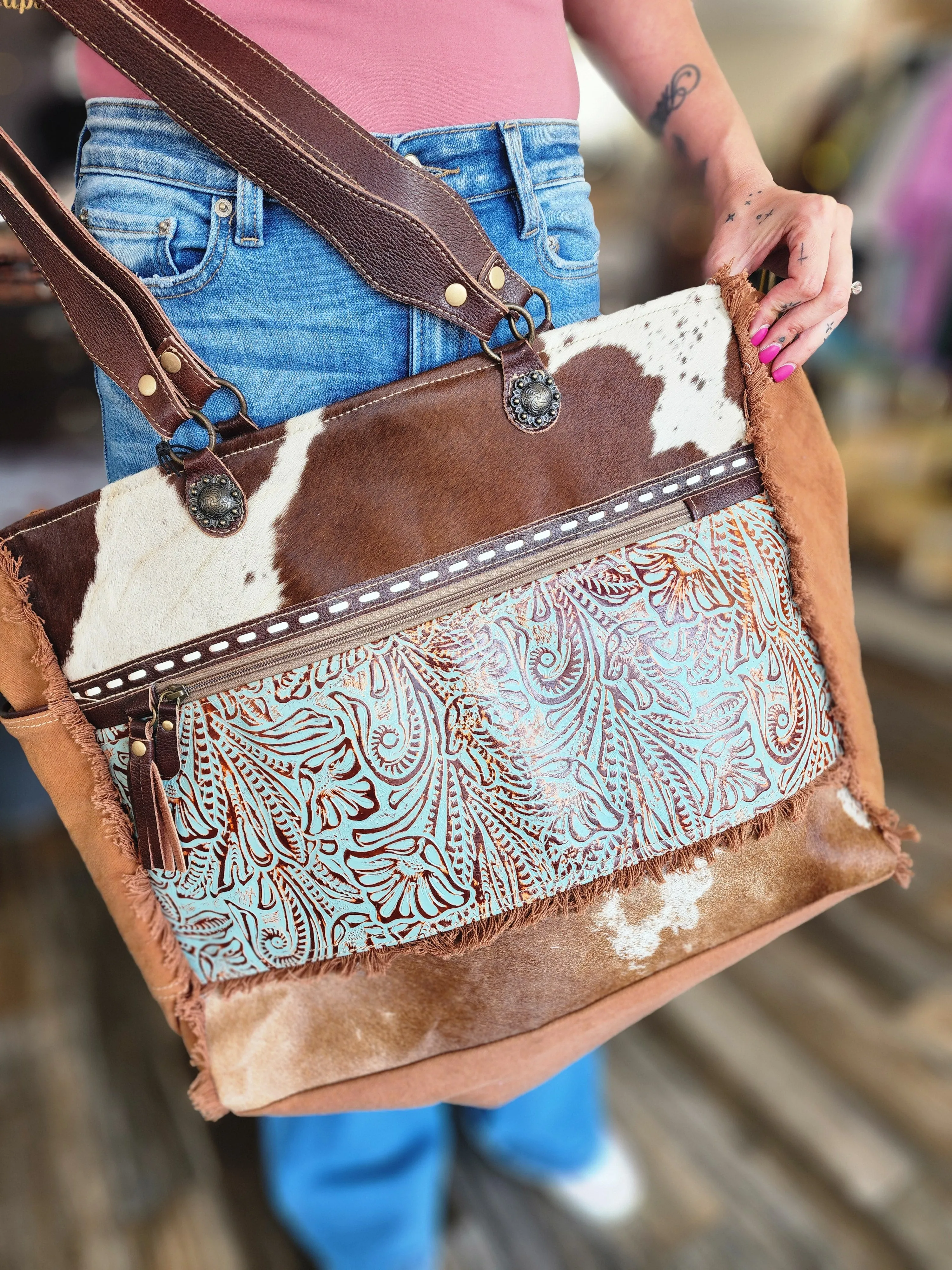Blue Grass Weekender Bag in Brown