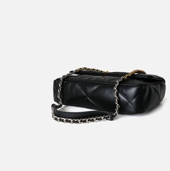 CC 19 Flap Bag