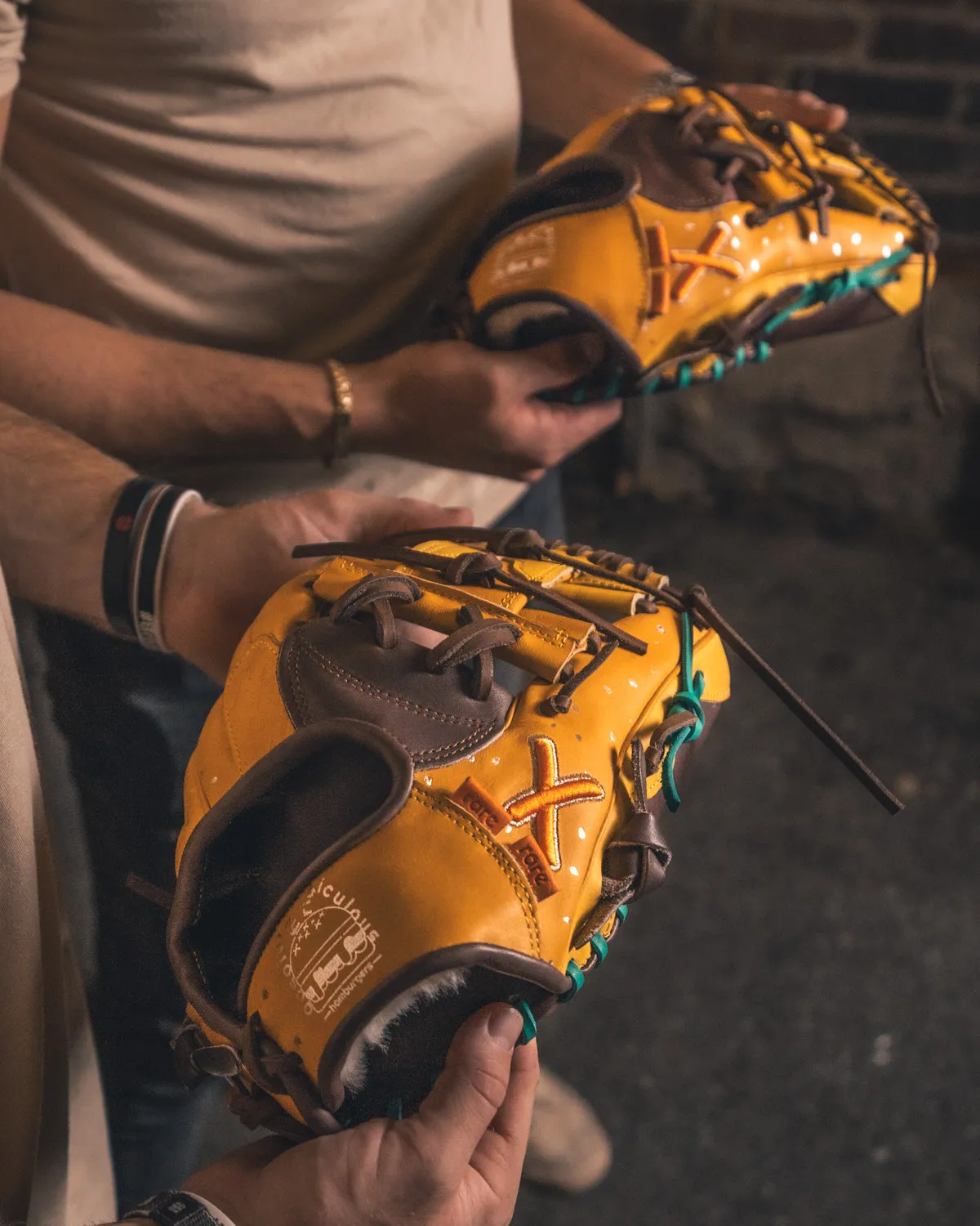 cheeseburger glove | rare edition (20)