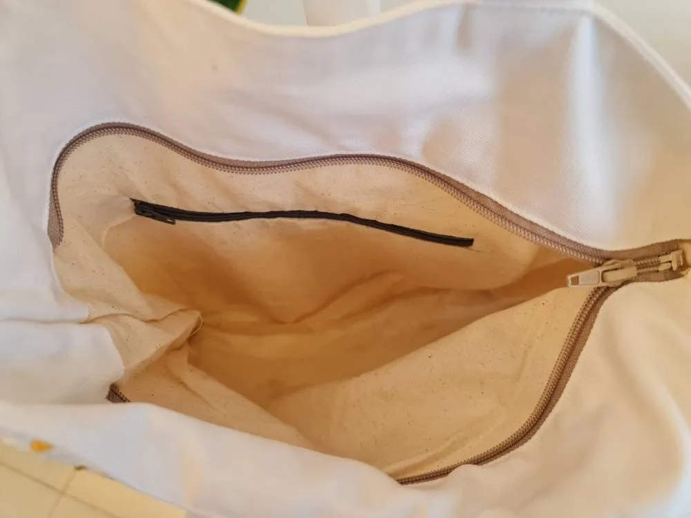 Daisy Embroidered Dark Green Linen Bag