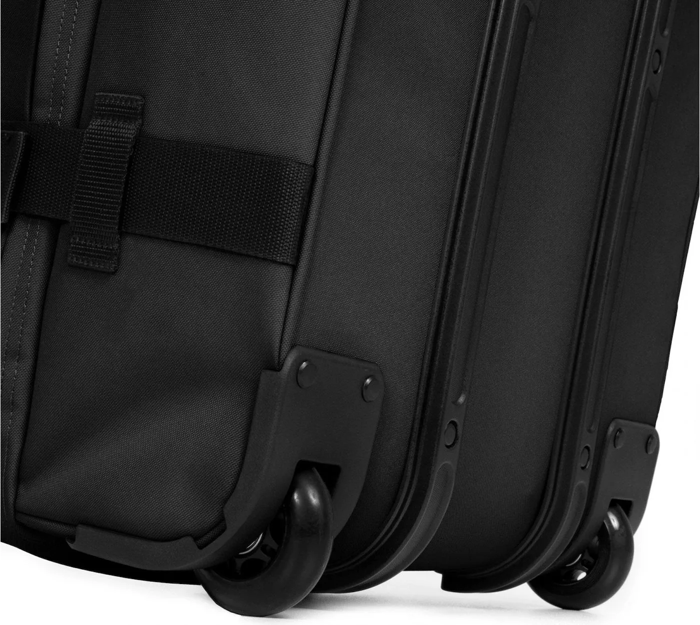 Eastpak - (size M) 78L Transit'R suitcase luggage trolley with TSA combination lock (EK0A5BA80081) - Black