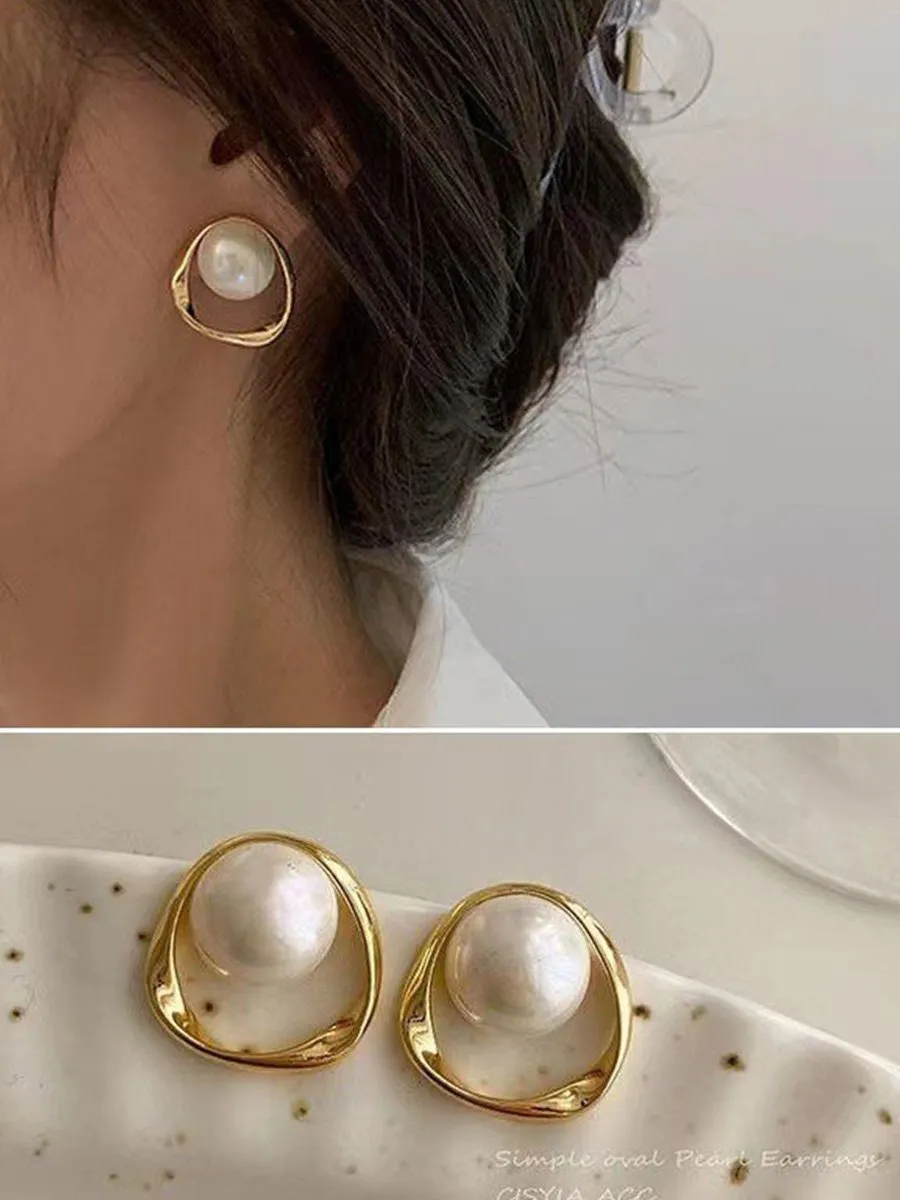 Fashionable Simple and Luxurious Pearl Earrings