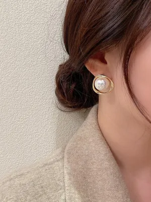 Fashionable Simple and Luxurious Pearl Earrings