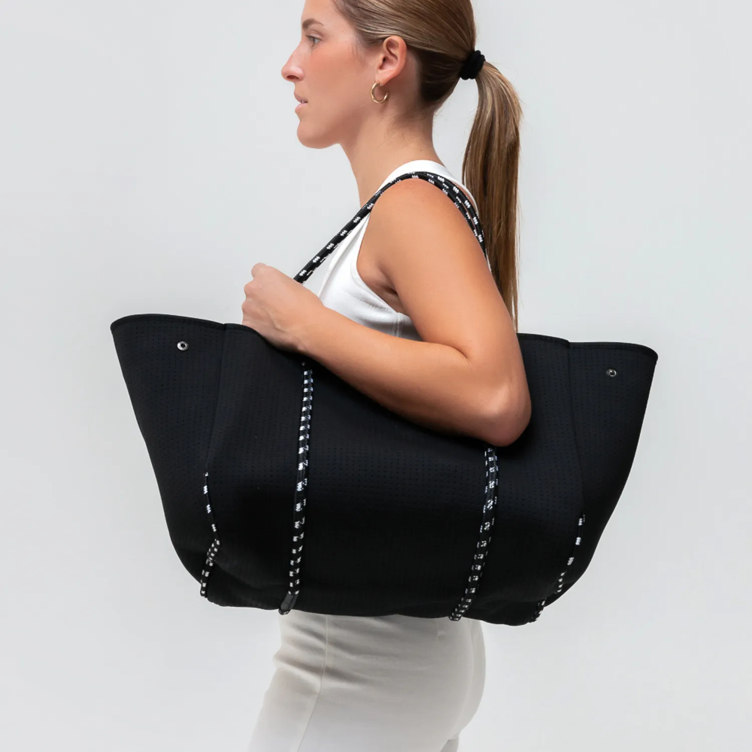 FLAP CROSSBODY   EVERYDAY TOTE - BLACK