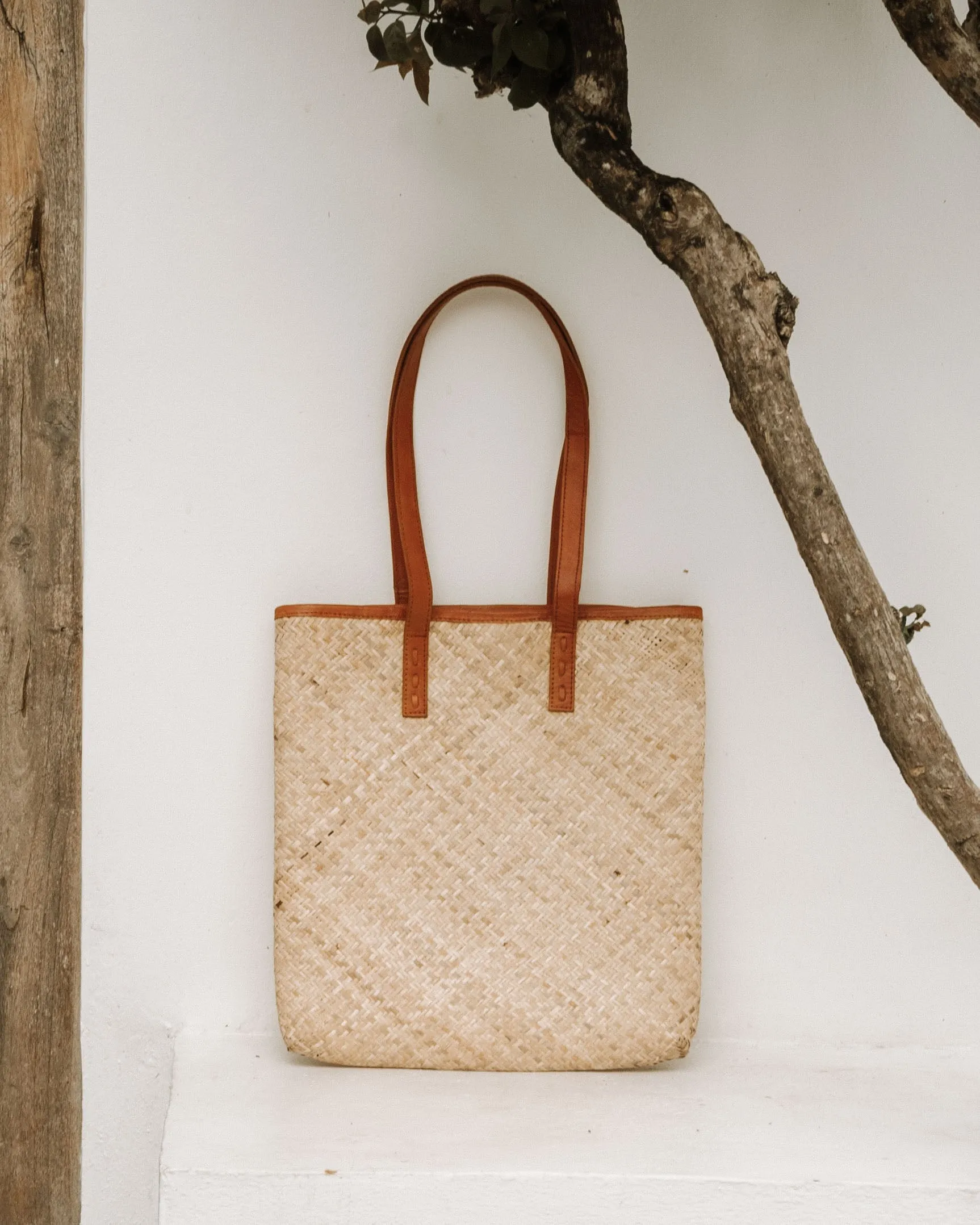 Leather Straw Shoulder Bag Brown