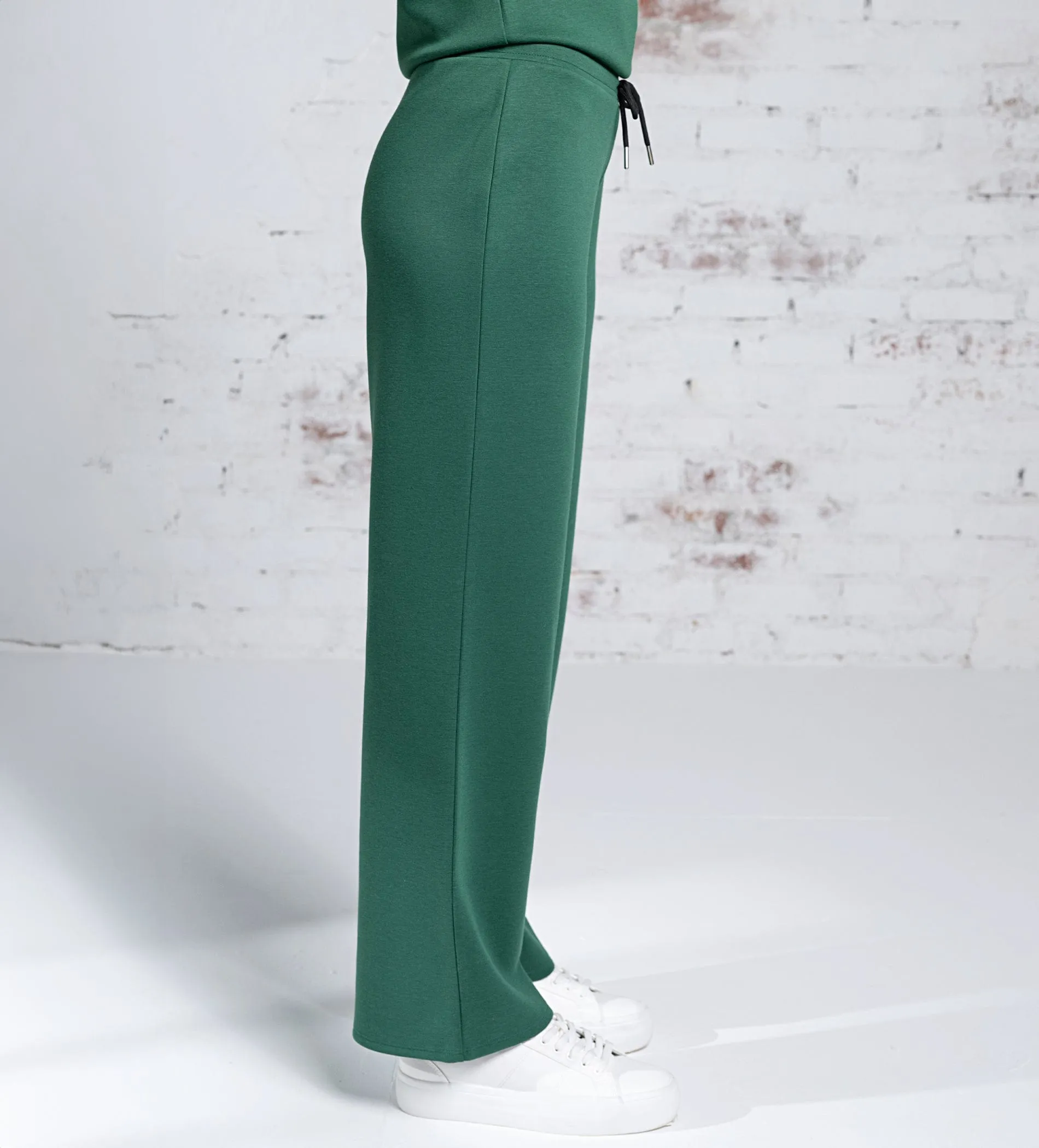 Luxurious emerald green Scuba Trackpant