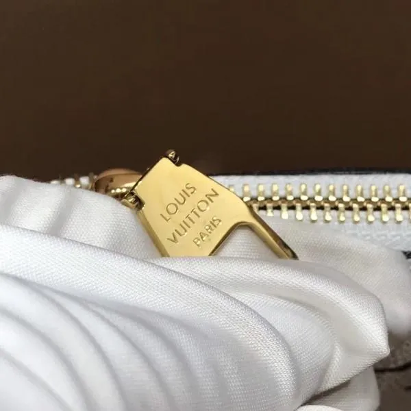 Néonoé Bucket Bag In Animal Print Monogram M44679 White 2019