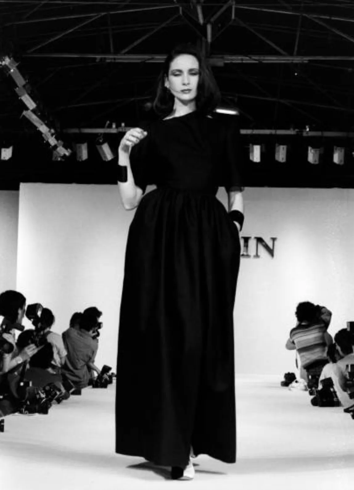 Numbered Spring 1984 Lanvin by Jules-Francois Crahay Runway Red Lined Dress w Open Bow Back