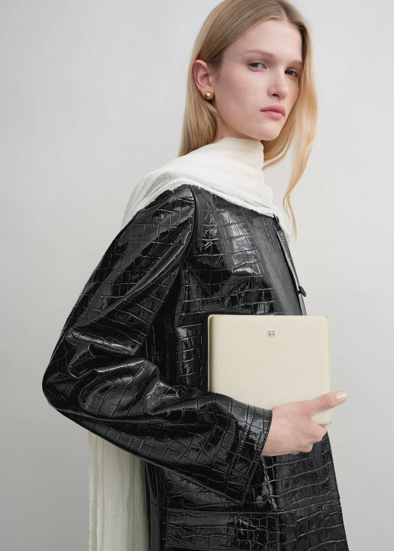 Satin box clutch ecru