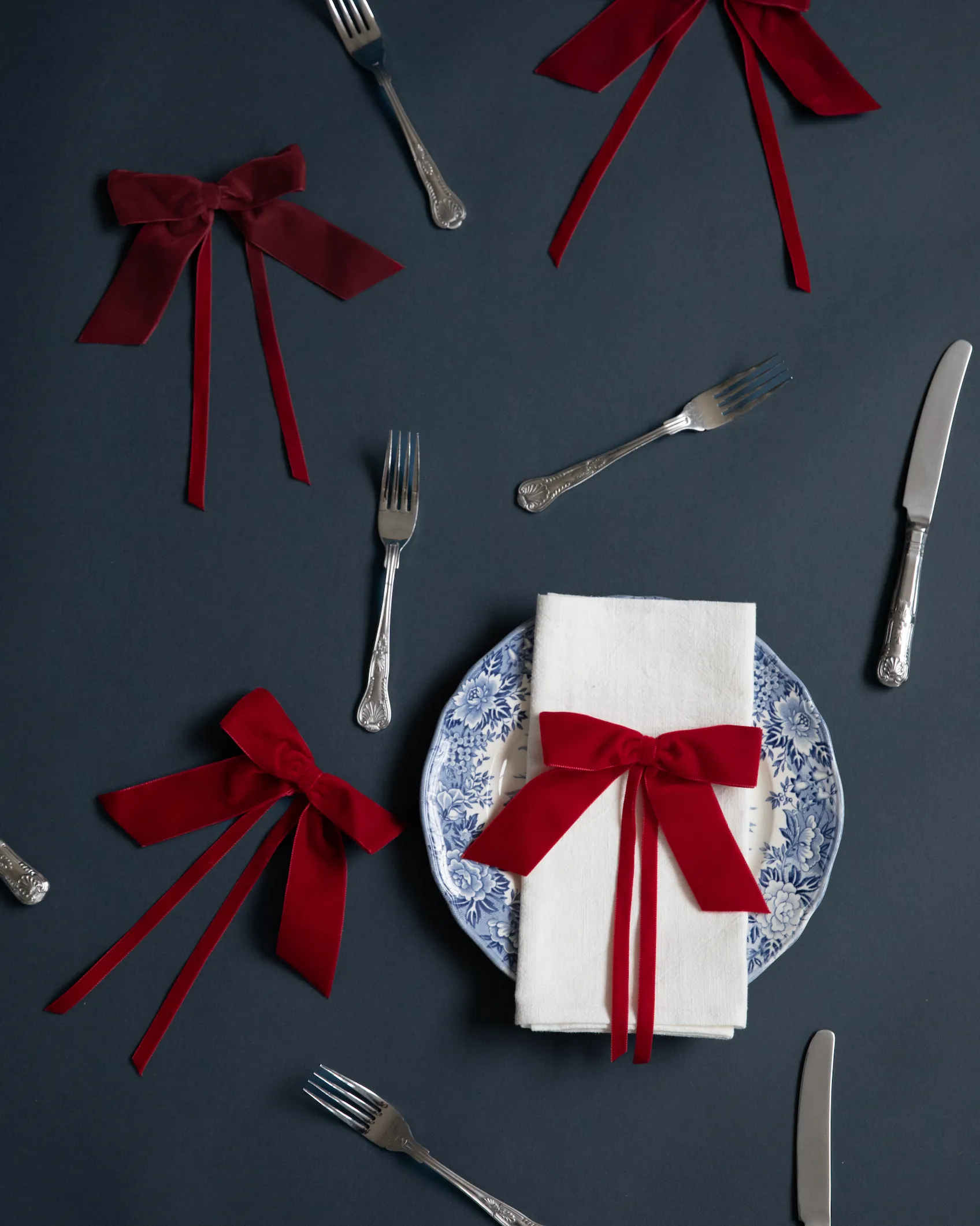 Scarlet Red Velvet Bows (pack of 4)