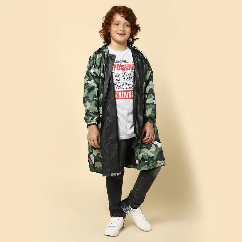 THE CLOWNFISH Felix Series Kids Waterproof PVC Longcoat with Adjustable Hood & Extra Space for Backpack/Schoolbag Holding. Plastic Pouch. Kid Age-8-9 years (Size-33-Light Blue)