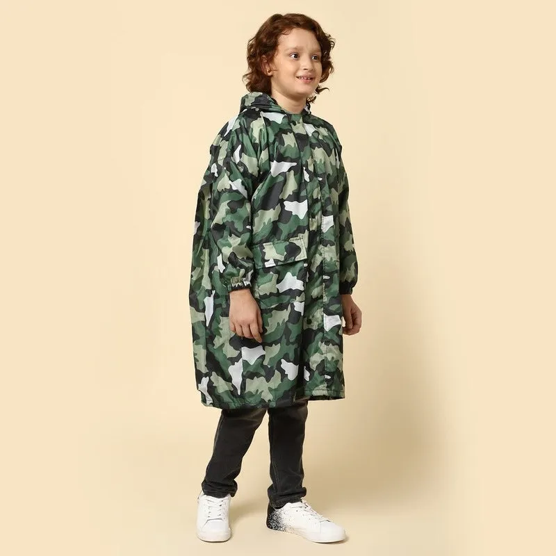 THE CLOWNFISH Felix Series Kids Waterproof PVC Longcoat with Adjustable Hood & Extra Space for Backpack/Schoolbag Holding. Plastic Pouch. Kid Age-8-9 years (Size-33-Light Blue)