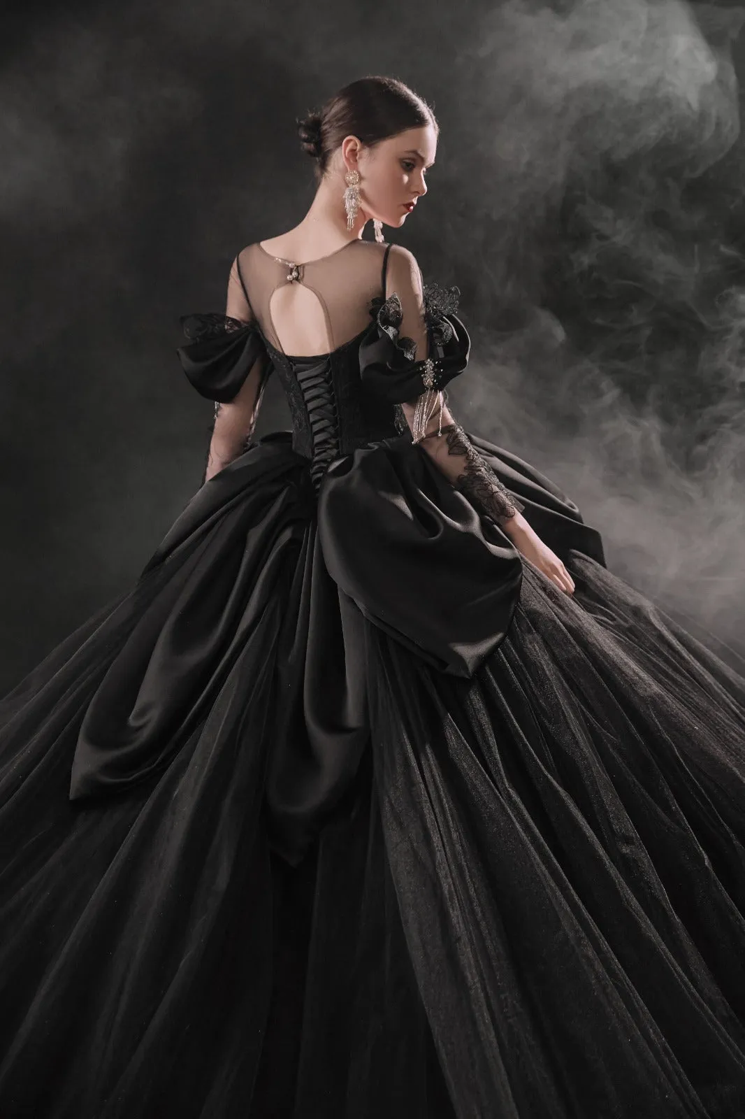 Trend4us Luxurious Black Evening Bridal Wedding Gown