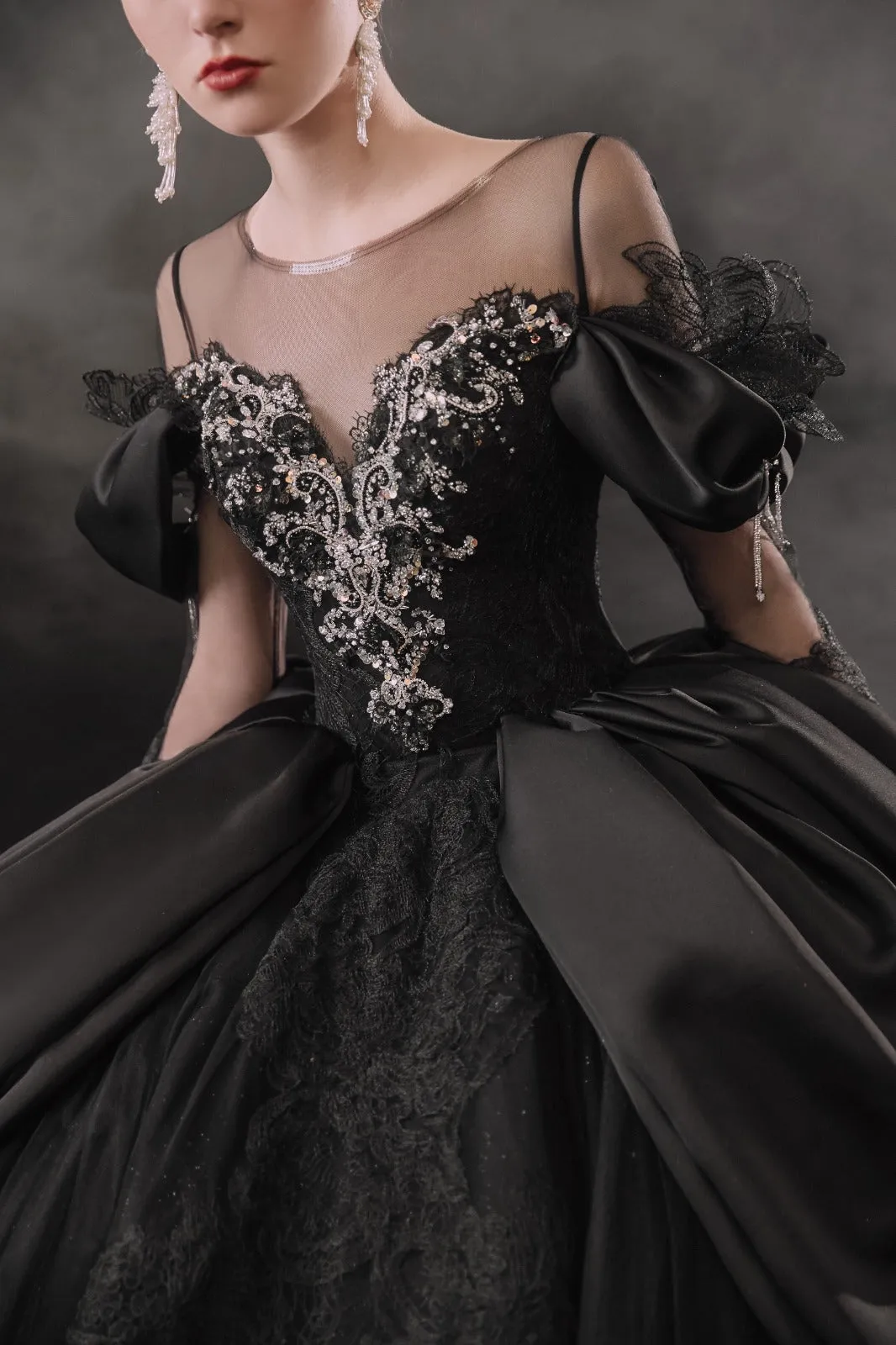 Trend4us Luxurious Black Evening Bridal Wedding Gown