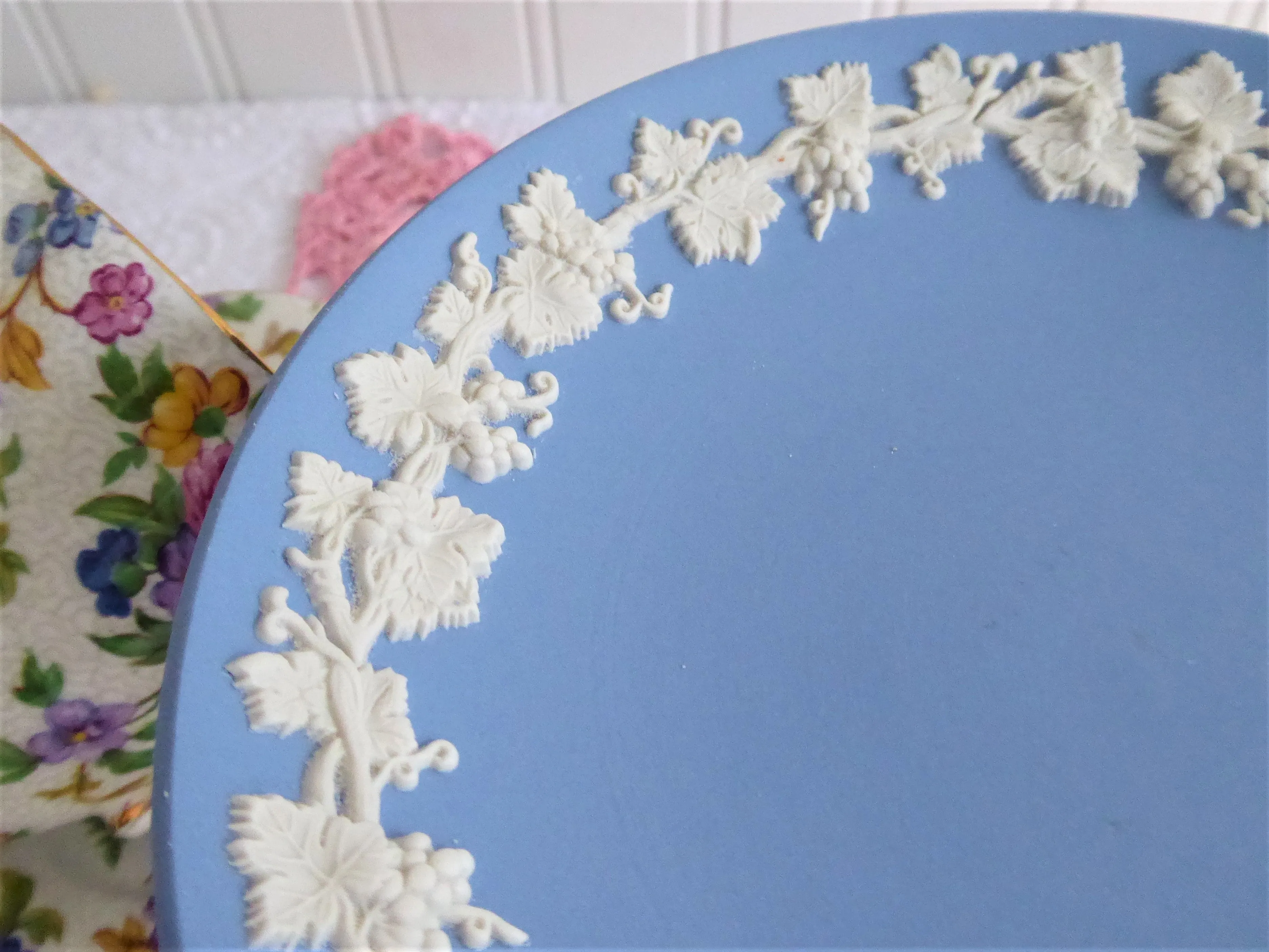 Wedgwood Blue Jasperware Pedestal Compote Taza 1960s Server Grapevines
