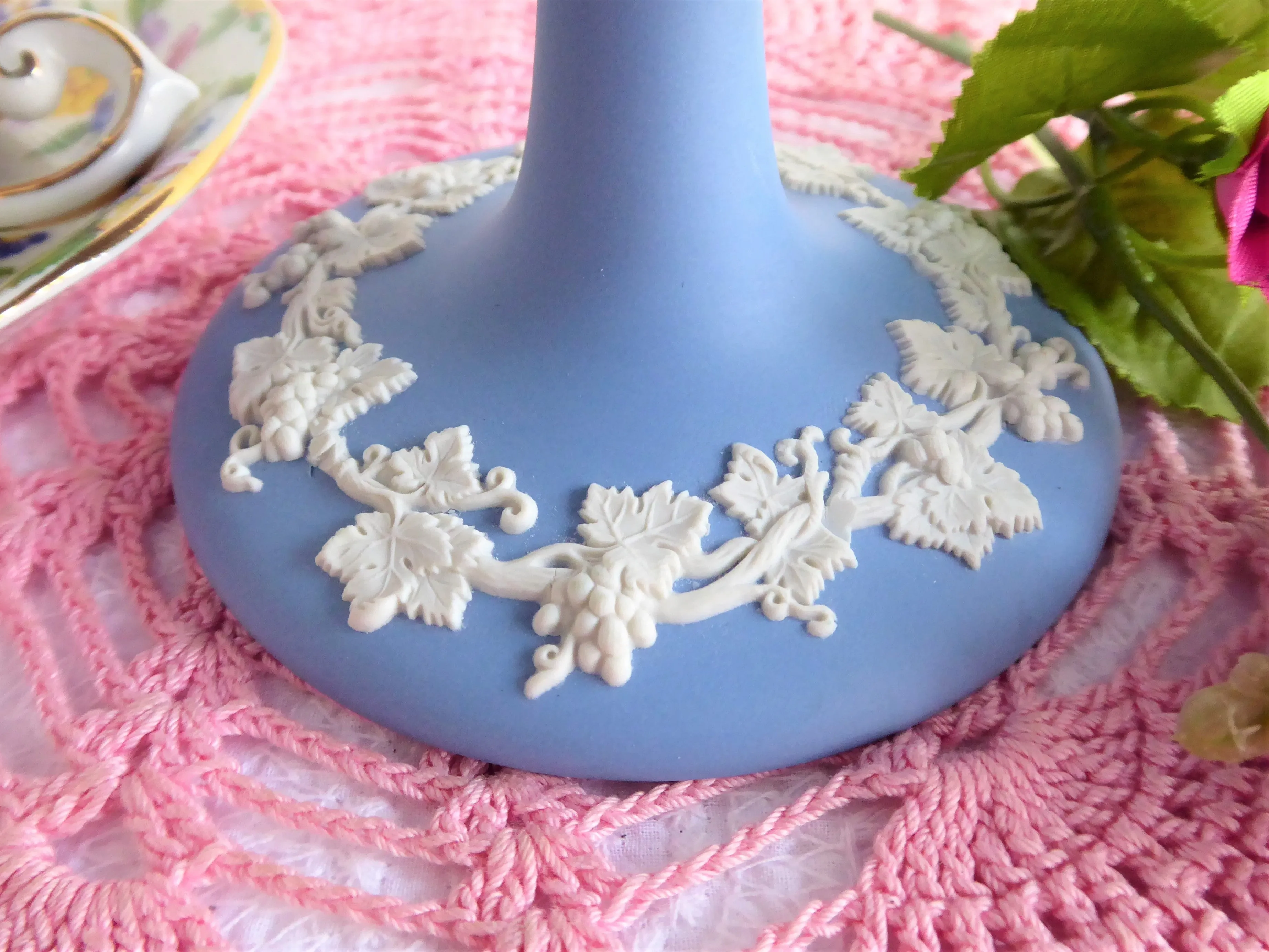Wedgwood Blue Jasperware Pedestal Compote Taza 1960s Server Grapevines