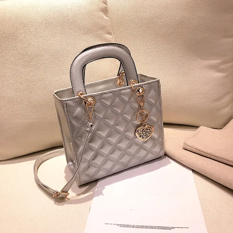 Women Handbag Classic Square Totes Hand Bag Luxury Brand Women Bags Bright Leather Shoulder Bags For Women and ladyes.